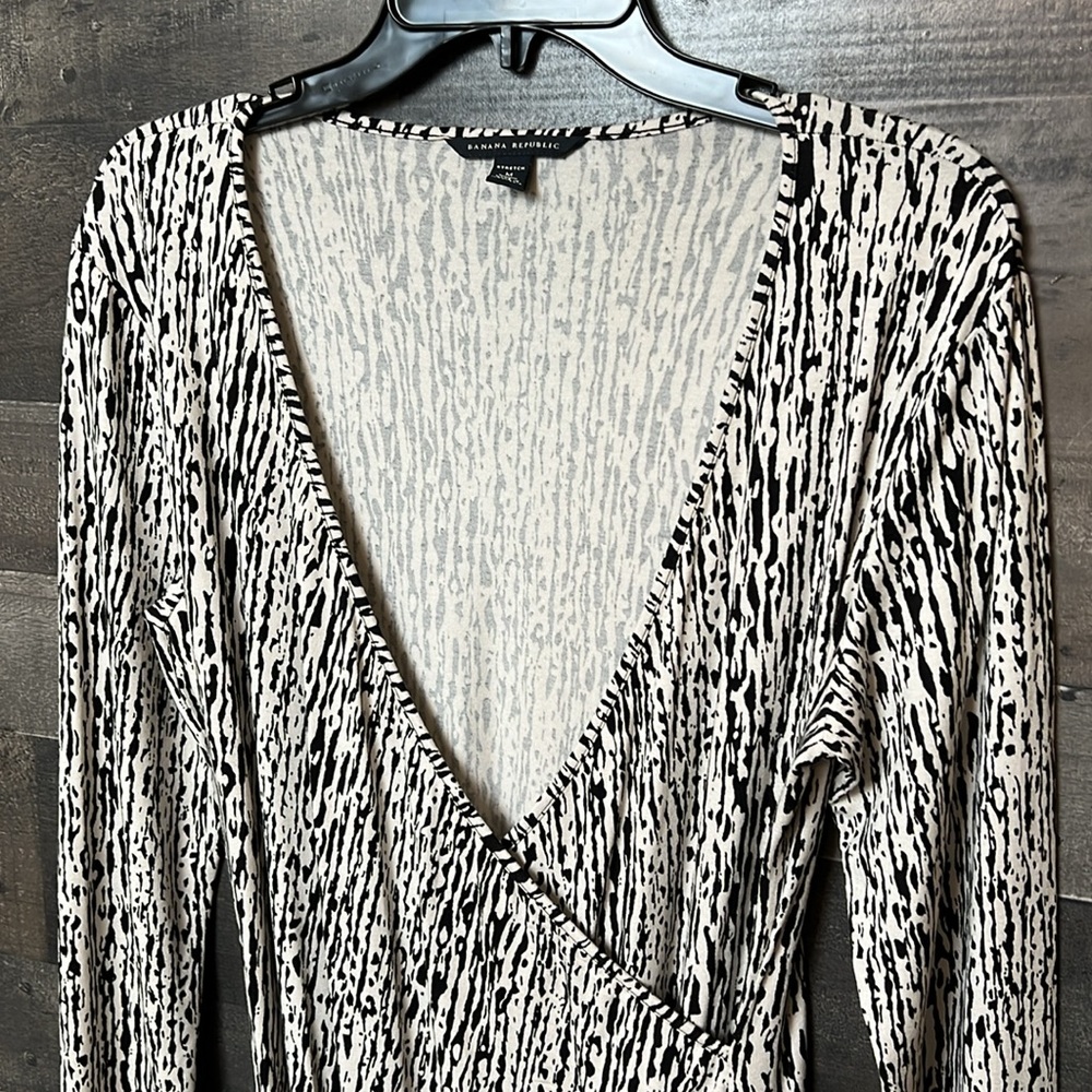 Black and White Banana Republic Long Sleeve V-Neck Dress - Picture 2 of 6